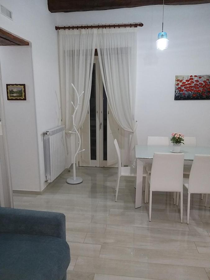 Al Teatro Verdi Luxury Apartment Σαλέρνο Εξωτερικό φωτογραφία
