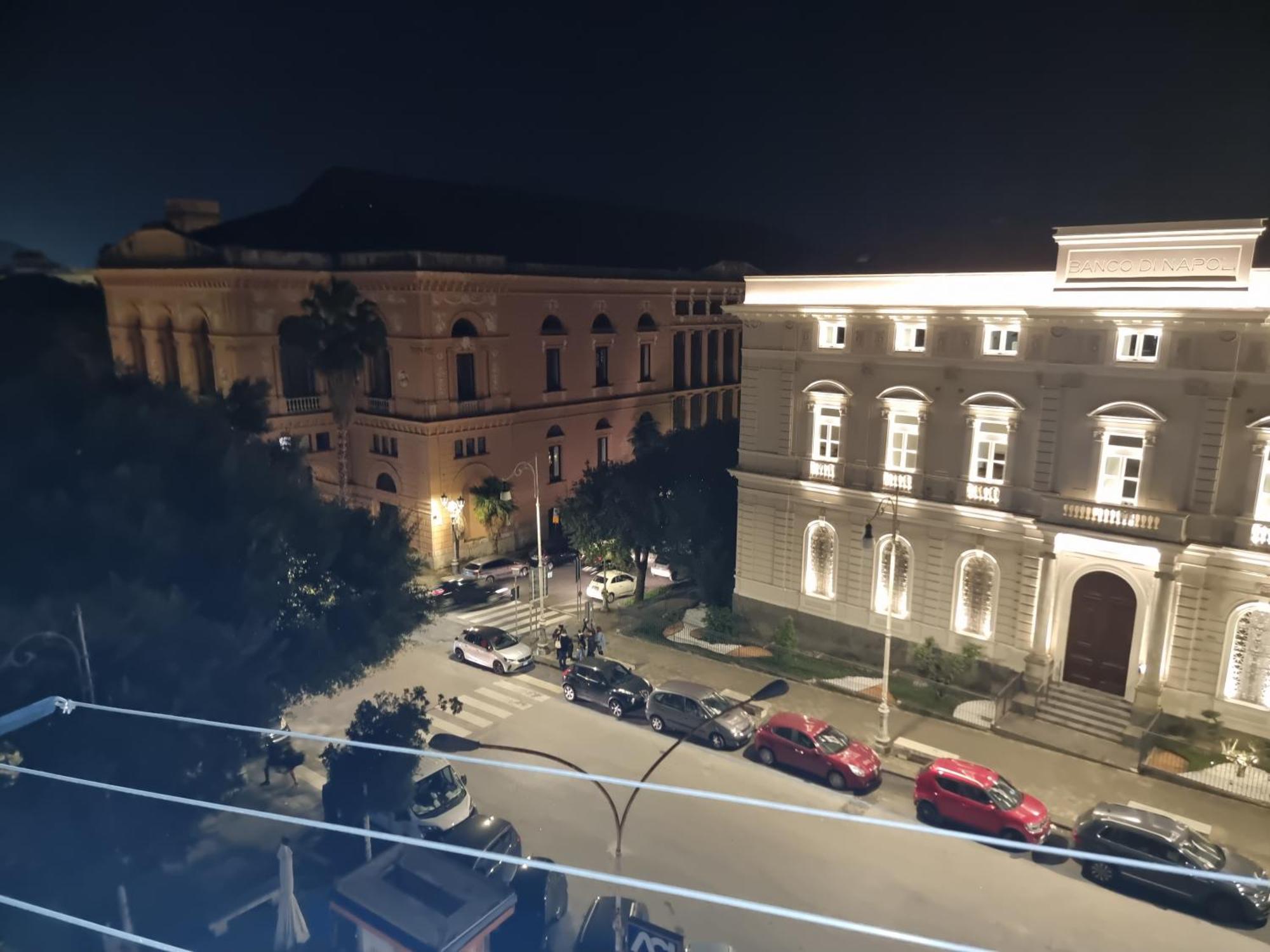 Al Teatro Verdi Luxury Apartment Σαλέρνο Εξωτερικό φωτογραφία
