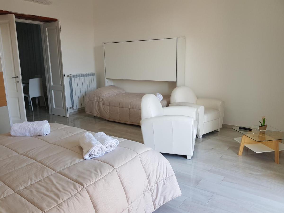 Al Teatro Verdi Luxury Apartment Σαλέρνο Εξωτερικό φωτογραφία