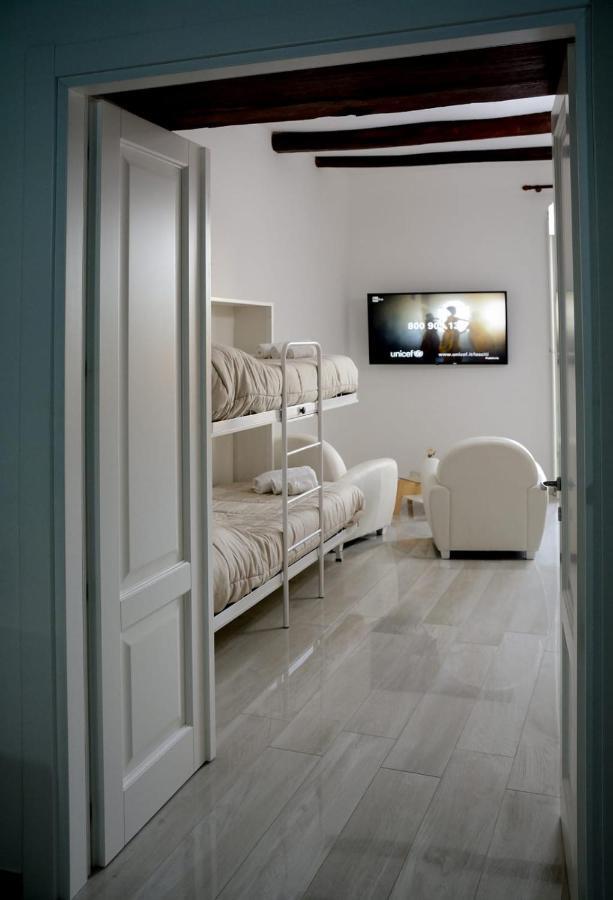 Al Teatro Verdi Luxury Apartment Σαλέρνο Εξωτερικό φωτογραφία