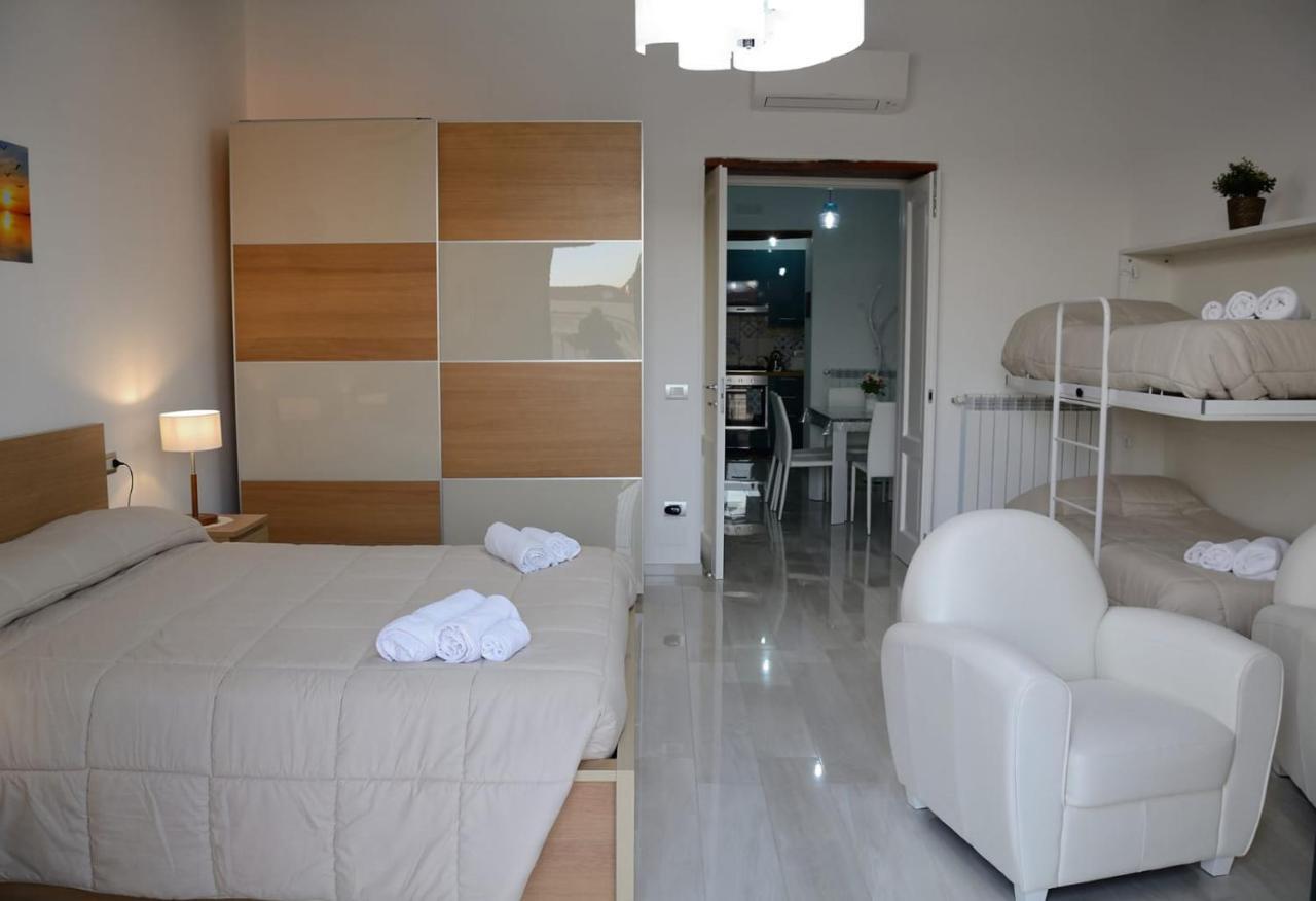 Al Teatro Verdi Luxury Apartment Σαλέρνο Εξωτερικό φωτογραφία
