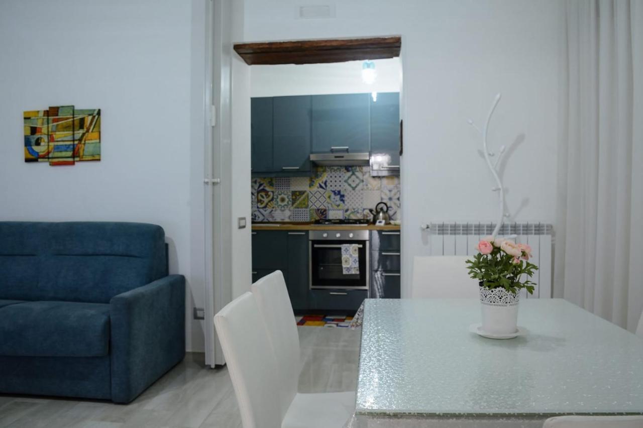 Al Teatro Verdi Luxury Apartment Σαλέρνο Εξωτερικό φωτογραφία