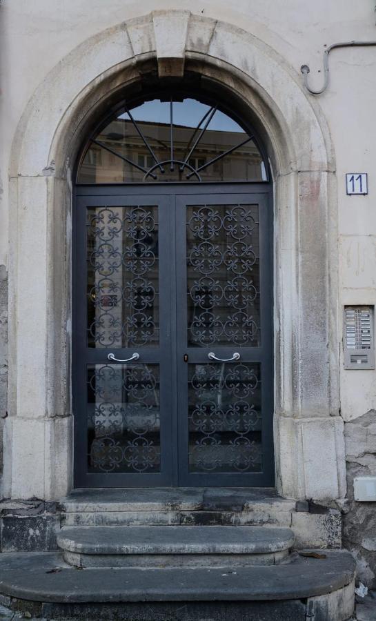 Al Teatro Verdi Luxury Apartment Σαλέρνο Εξωτερικό φωτογραφία