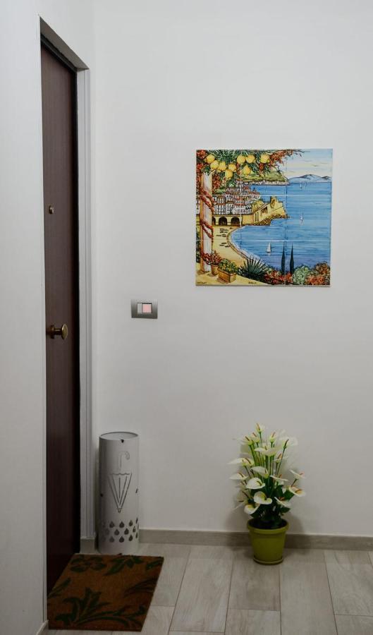 Al Teatro Verdi Luxury Apartment Σαλέρνο Εξωτερικό φωτογραφία